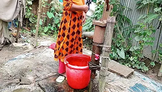 Pemandian Luar Ruangan yang Menyegarkan di lapangan terbuka