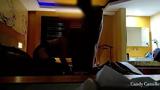 Istri bersama ejakulasi pada sahabat suaminya sebelum mendapatkan cumshot internal / hotwife