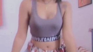 Sri-lankisches Mädchen Sex-Tanz vor Nacktem