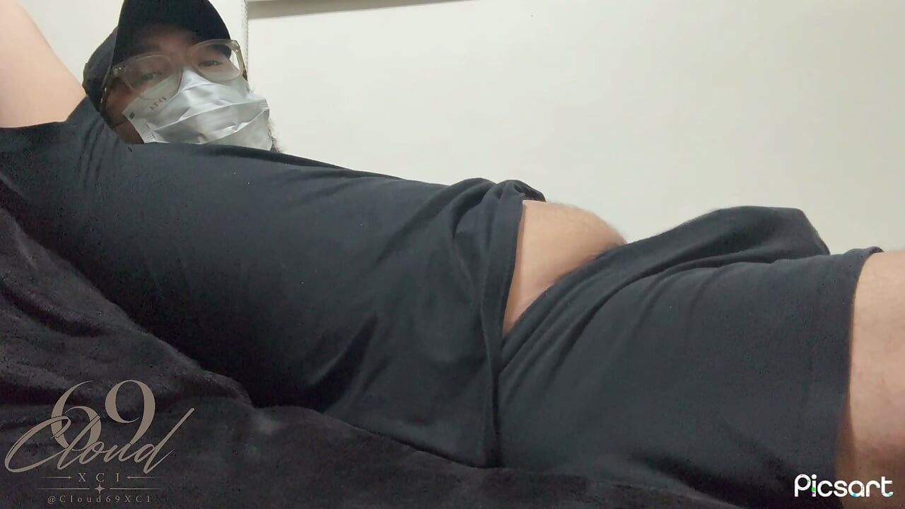 TOMBUL BABA YAĞ KULLANARAK MASTÜRBASYON YAPıYOR
