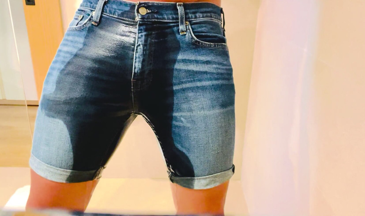 Hollister shorts pissed off