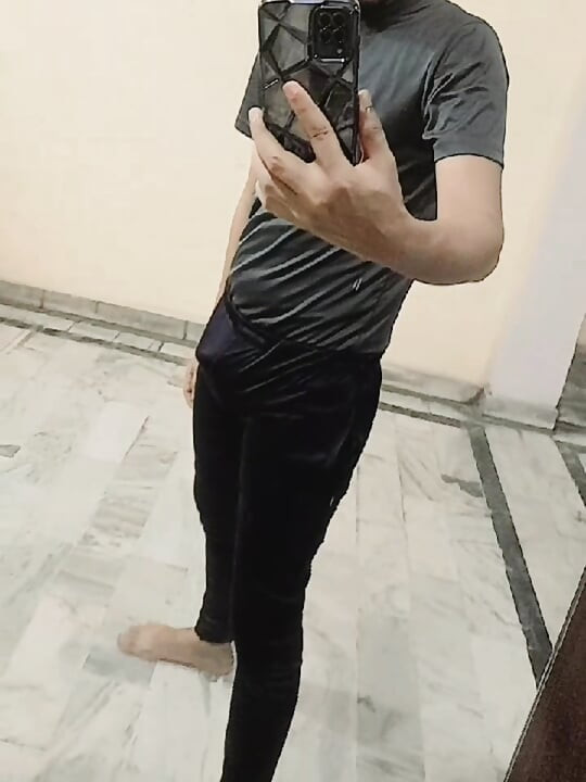 Desi lund khada hai