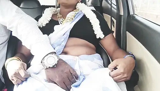 Hintli kadın arabada seks yapıyor Telugu bhabi araba uzun süre üvey oğluyla sikişiyor