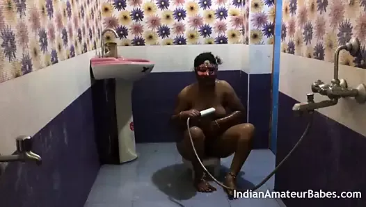 Indian wife fuck with friend absence of her husband in show