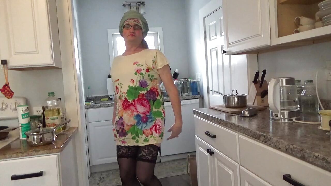 Housewife Serge Lusin. 2026ba
