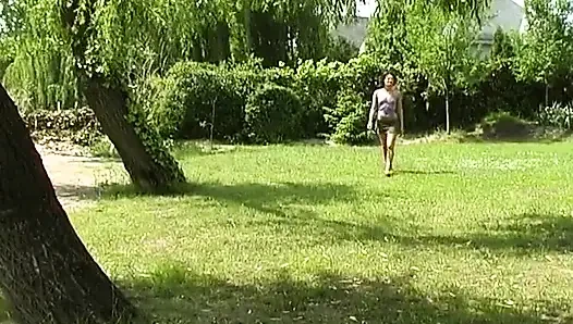 German Babe Really Likes to Squirt All Over Her Legs