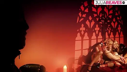 Sarışın kızlarla seks töreni, büyük göğüsler ve göt ve amcıkta istenmeyen seks