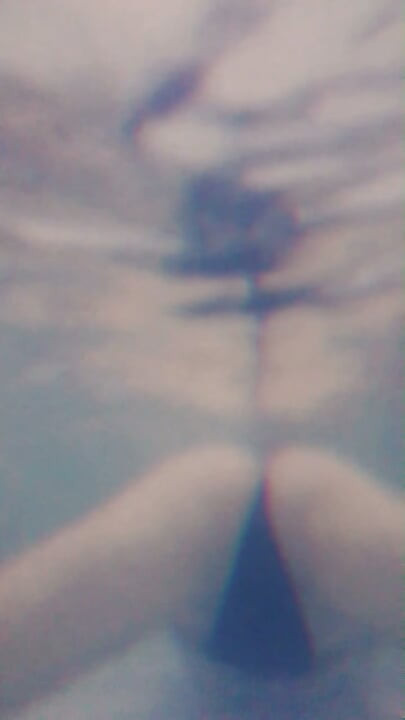 Bandar Sissy talking and screaming underwater to be fucked