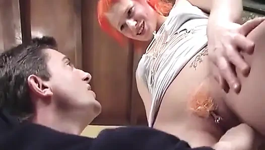 Yaramaz Fransız sürtük sıkı götünü siktiriyor