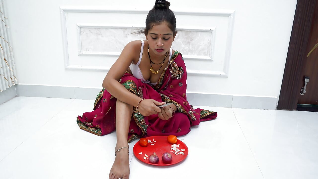 Bhabhi ne apne hawash ke chakkar me deawer ko banaya apna sikar