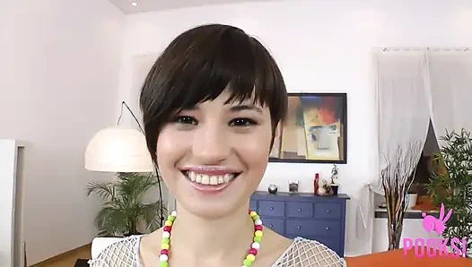 Полное видео! Горячую брюнетку с короткой стрижкой Michelle B трахают в супер жопу и кримпай из задницу в рот!