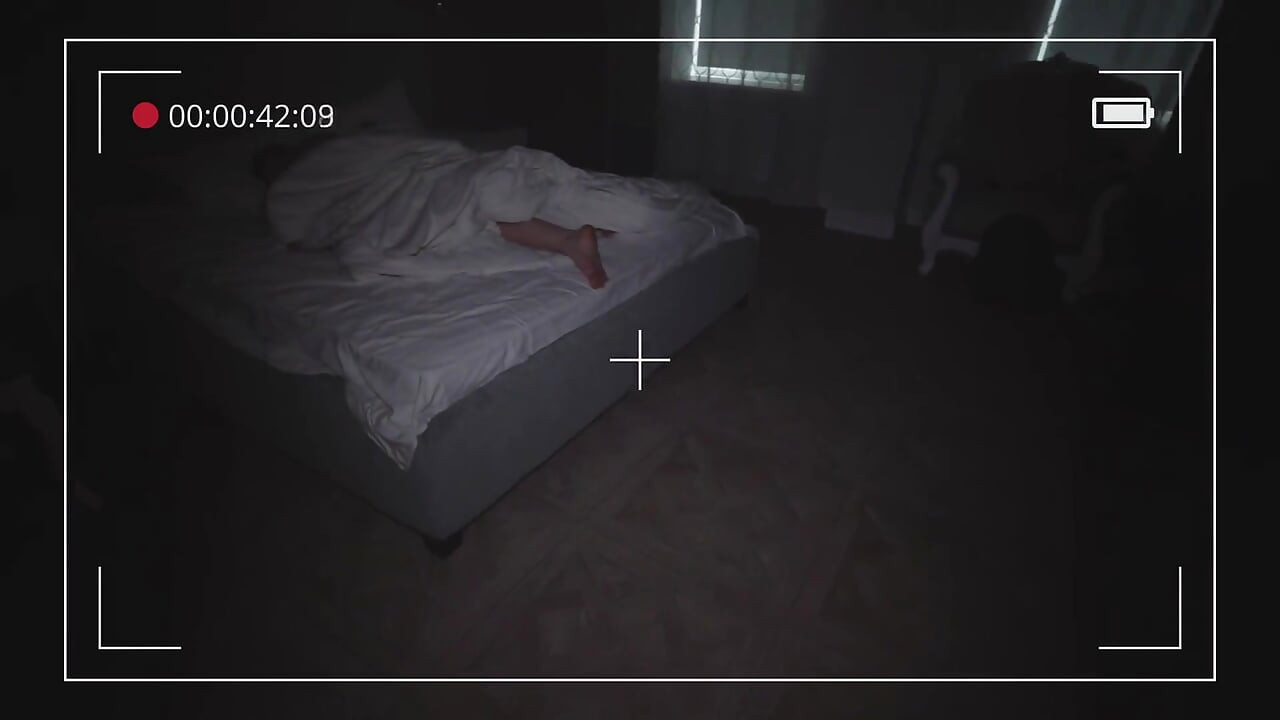 继兄喜欢晚上来操他的继妹