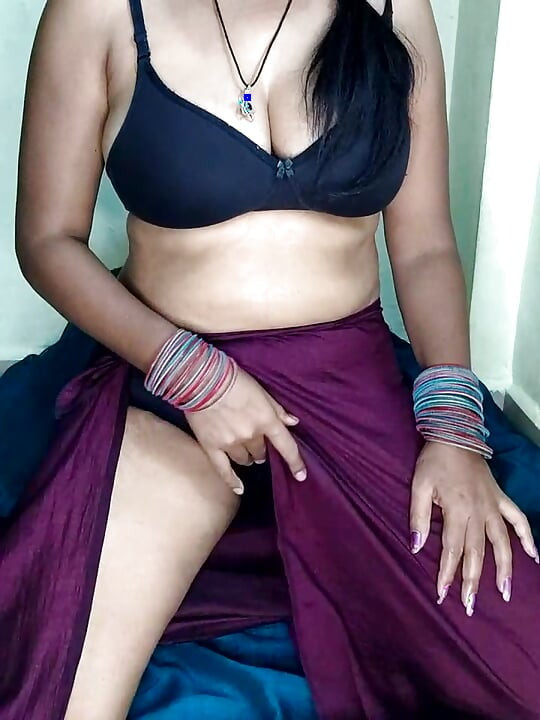 Hot bhabhi boobs massage and pucy massage