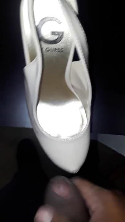 Cumming on heels