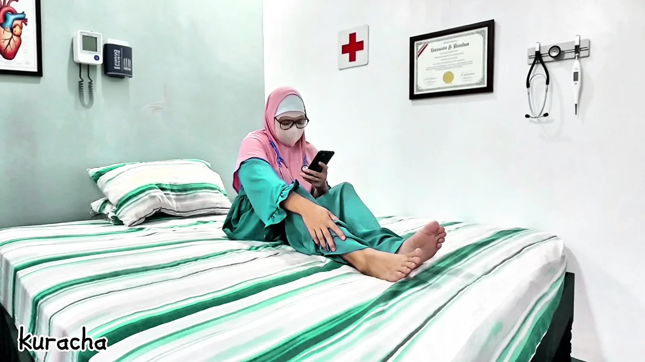 Hijab Muslim Doctor Video Call With Her Secret Lover On Breaktime At Hospital