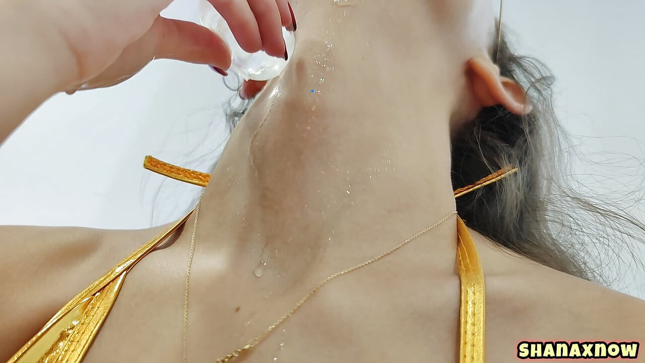 GOLDEN MICRO BIKINI OPALONE KOSTKI LODU CIAŁA FETYSZ HIPMERYZUJE