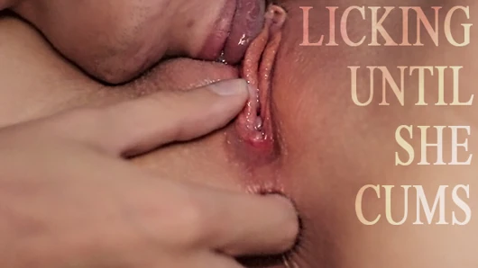 Cunnilingus untuk saudara tiriku yang seksi