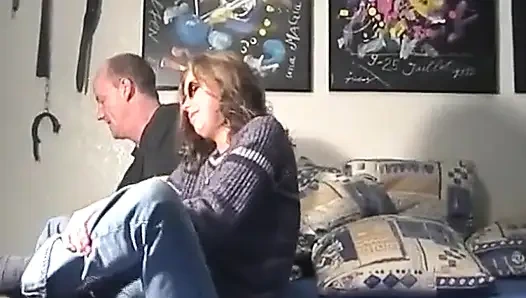 Almanya'dan meme uçlu amatör bebek götten sikiliyor