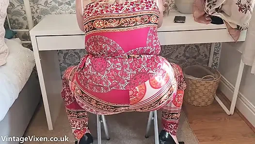 Ibu rumah tangga semok amatir lagi ngen banget sama kontol besarmu