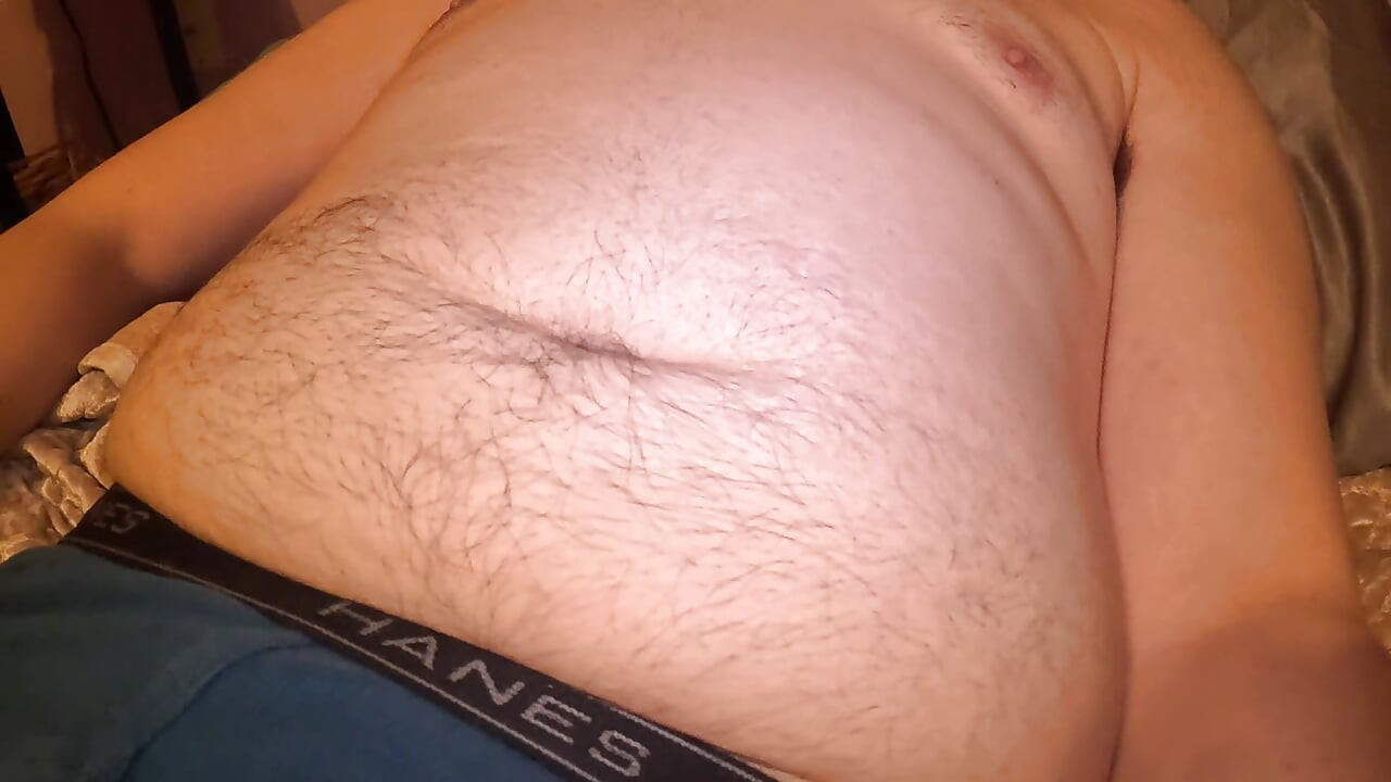 Playing with my belly!