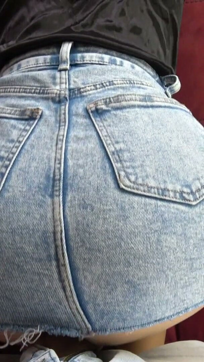 POV Blowjob mit riesigem Schwanz und Sex mit der älteren Stiefschwester, wenn man allein zu Hause ist | Clip 1