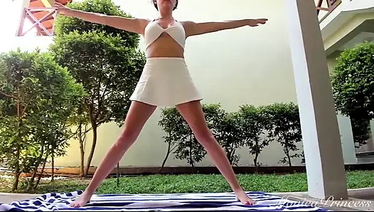 Aliran Yoga Sensual: Merangkul Seni Keseimbangan dan Keinginan