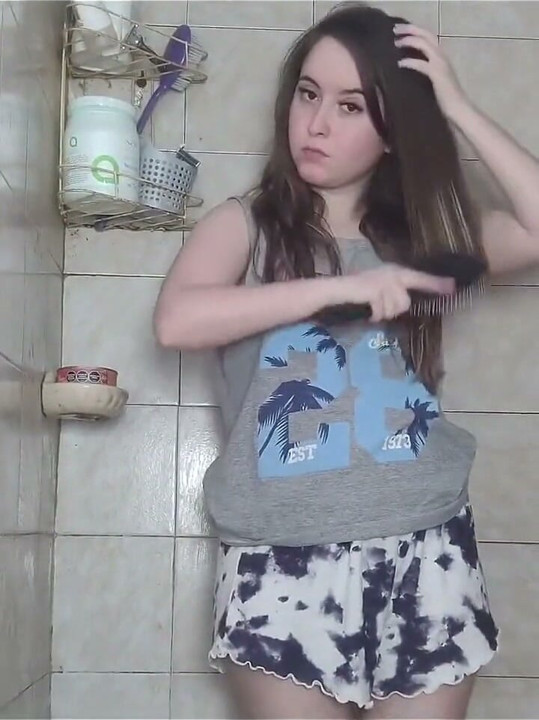 858552814564032512. mp4