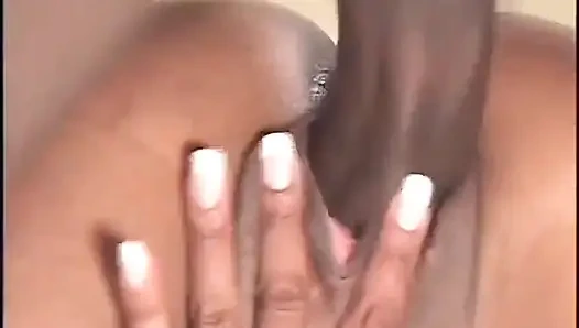 Seksi sarışın siyah minyon amcık yalıyor... ağzına boşalma