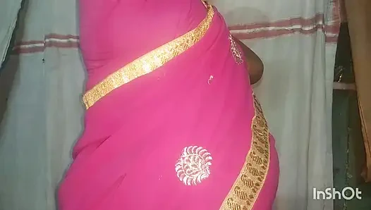 Tamilische freundin badet und sari wechselnde möpse drücken jungen mann ein