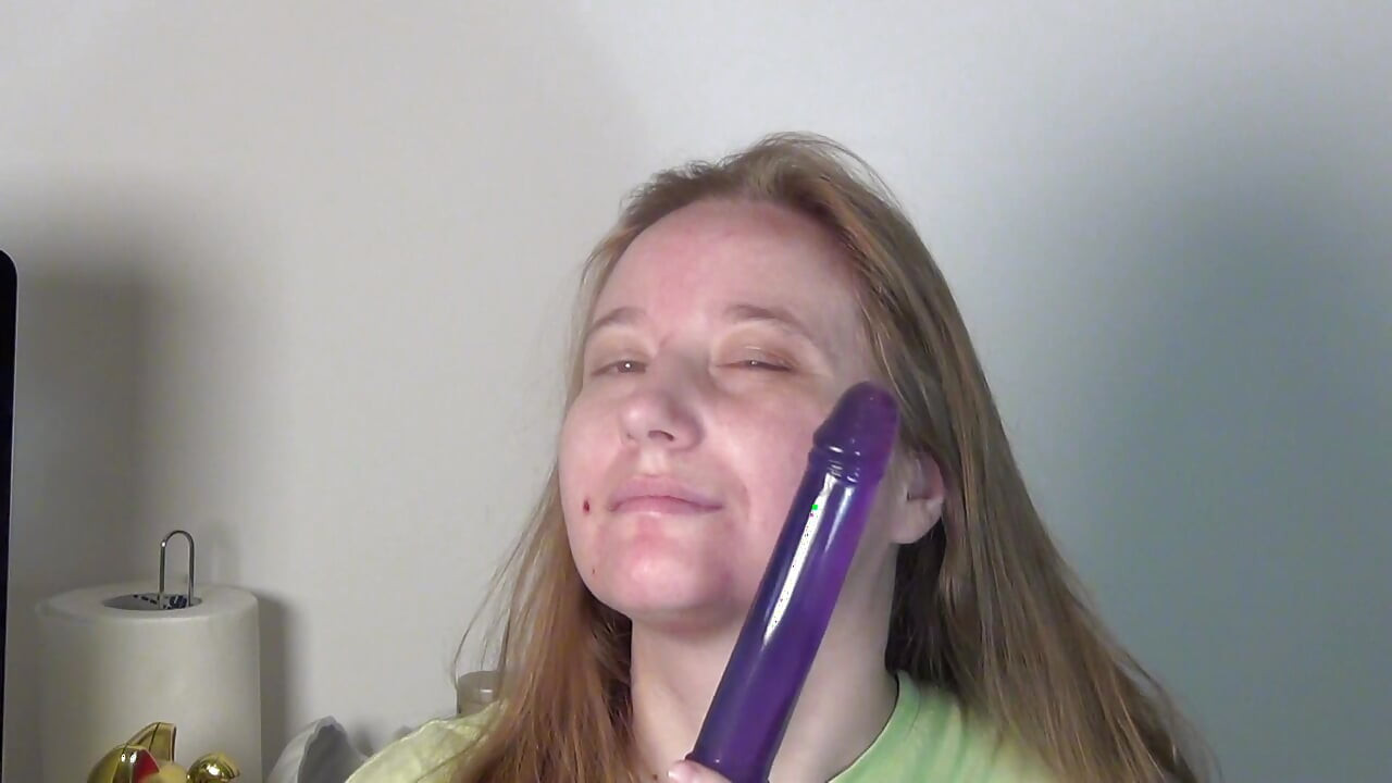 Massagem no rosto com vibrador