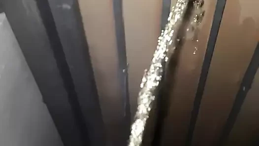 beni pissing