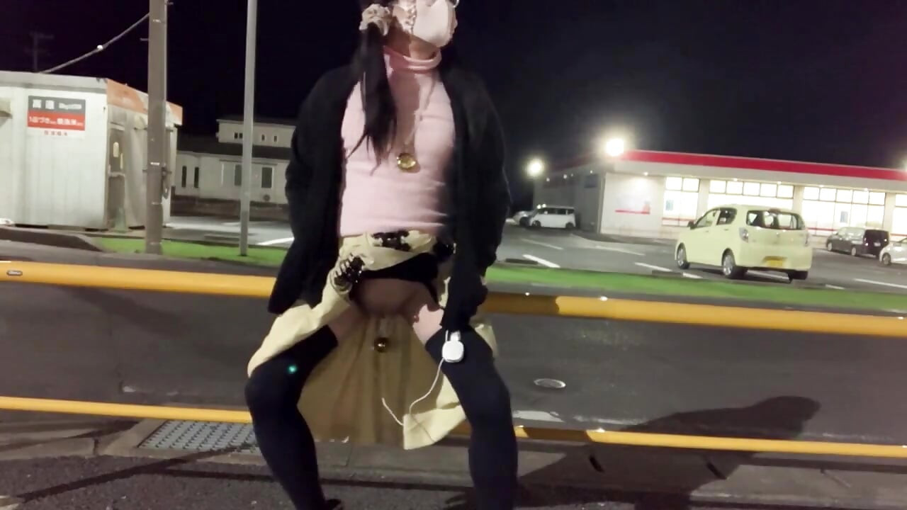 Self-training No. 41: Tackle Pussy Exposure in Progress at Shopping Mall Parking Lot