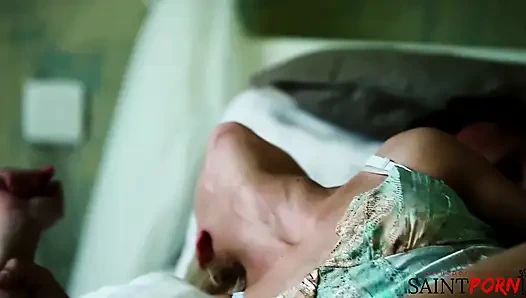 Vanessa Hell ham orta yaşlı seksi kadın deliğine bir dalgıç yarağını alıyor