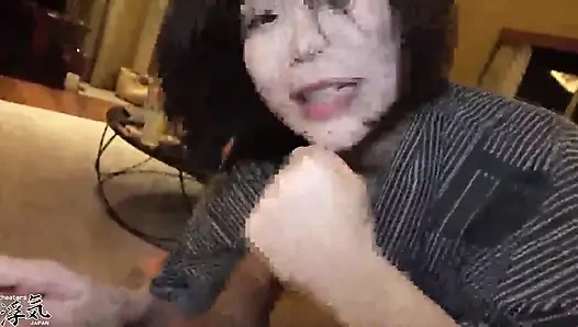 İnanıyor musun? O çalışan bir idol!