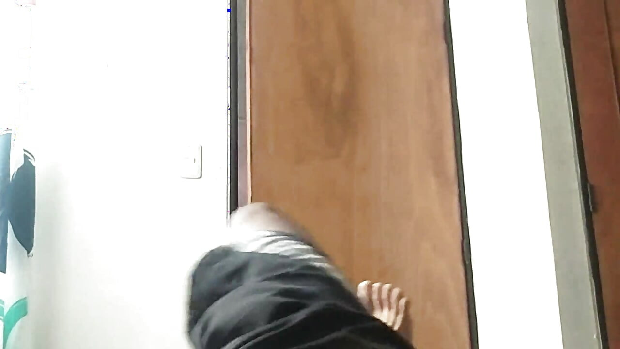 1부 자위하는 의붓여친을 발견한 배다른여부