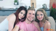 18 videoz - sofi goldfinger - adolescentes amantes del sexo comparten polla
