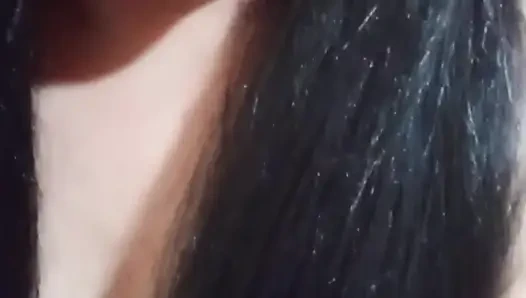 Ich werde dir meine geile Geschichte in der Sauna mit meinem Freund erzählen, Scissoring und lesbischen Sex engagieren.