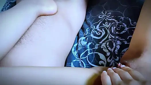 Идеальная ногами с камшотом в домашнем видео