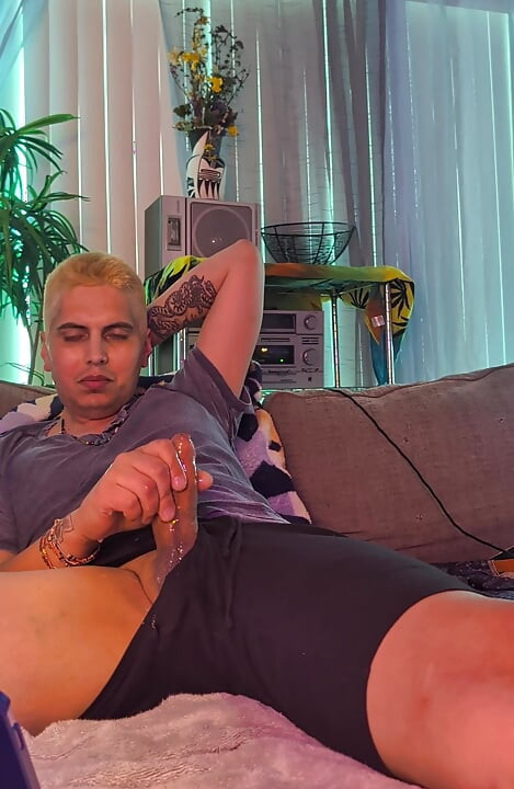 Big ass dick cumshot solo