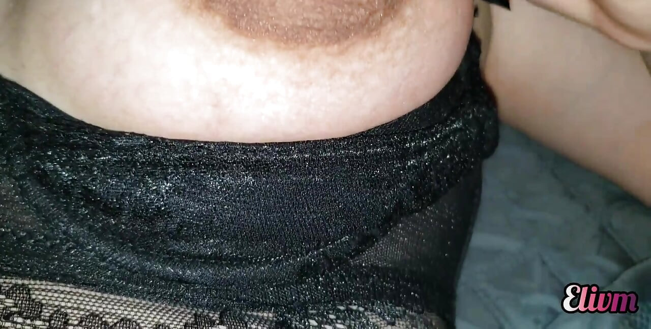 내 이복 여동생은 나에게 팁을 빚지고 그녀의 보지로 나를 지불해