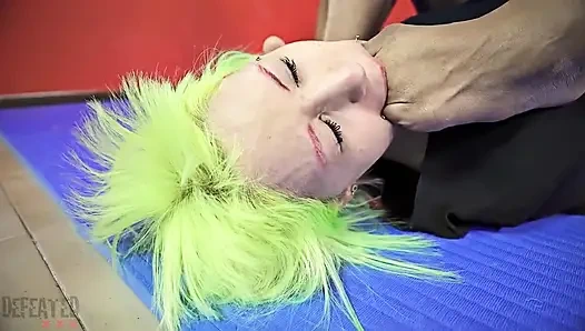 Ayak üvey anne kavgası - uzun dilin topuklularım üzerinde