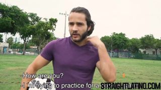 Latino vận động viên quay đồng tính sau bareback và ở mặt