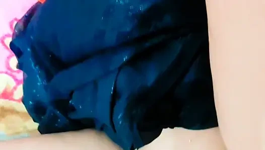 Hintli kadın büyük yarağı için erkek arkadaşıyla aldatıyor ama kocası onu erkek arkadaşıyla yakaladı