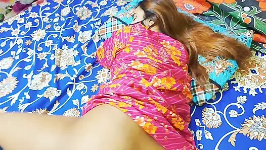 Suami India desi disetubuhi istri cebol selingkuh berbicara kotor bicara keras persetubuh cepat ditampar pantatnya