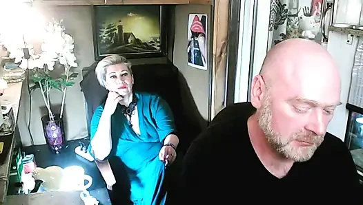 Gefährliche intime spiele mit nippeln, muschi und mund seiner geliebten eheschlampe, der Öffentlichkeit bloßgestellt))