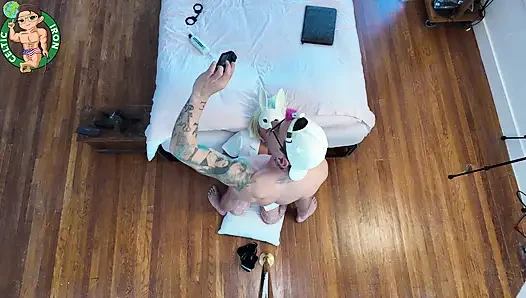 Bester freund gibt teen krankenschwester multi-orgasmus auf großen schwanz