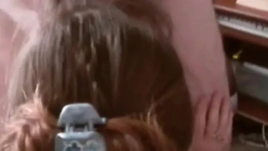 Brooke'un istekli ağzı meşgul