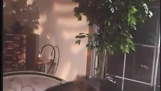 Pria robek ngentot tetangga rambut cokelat di ruang tamu