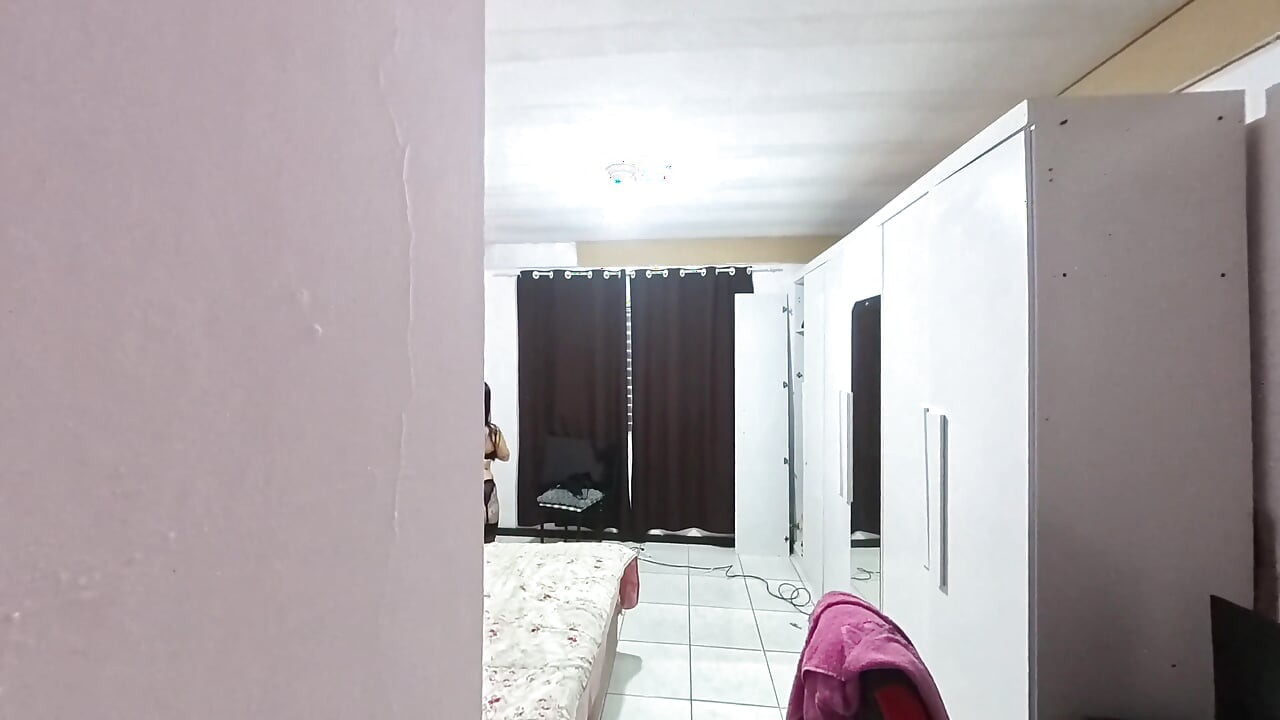 Przyłapałem Moją Żonę Robiącą Seksowne Zdjęcia Dla Swojego Kochanka