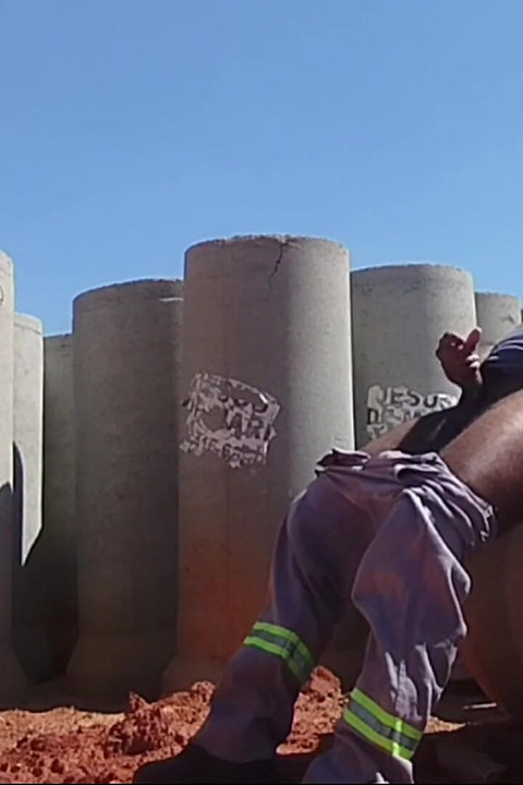 我利用假期独自在建筑工地